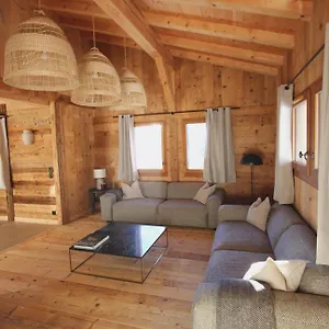 charmant-demi-chalet-la-montagne.hotels-rhonealpes.com/